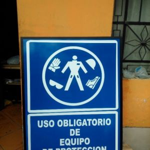 Letrero de obra en Vinilo Reflectivo