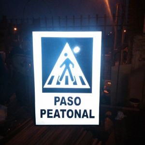 Letrero de obra en Vinilo Reflectivo