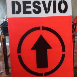 Señal de obra en pintura